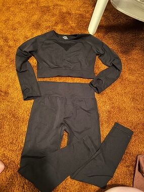 Gym set legging and crop top